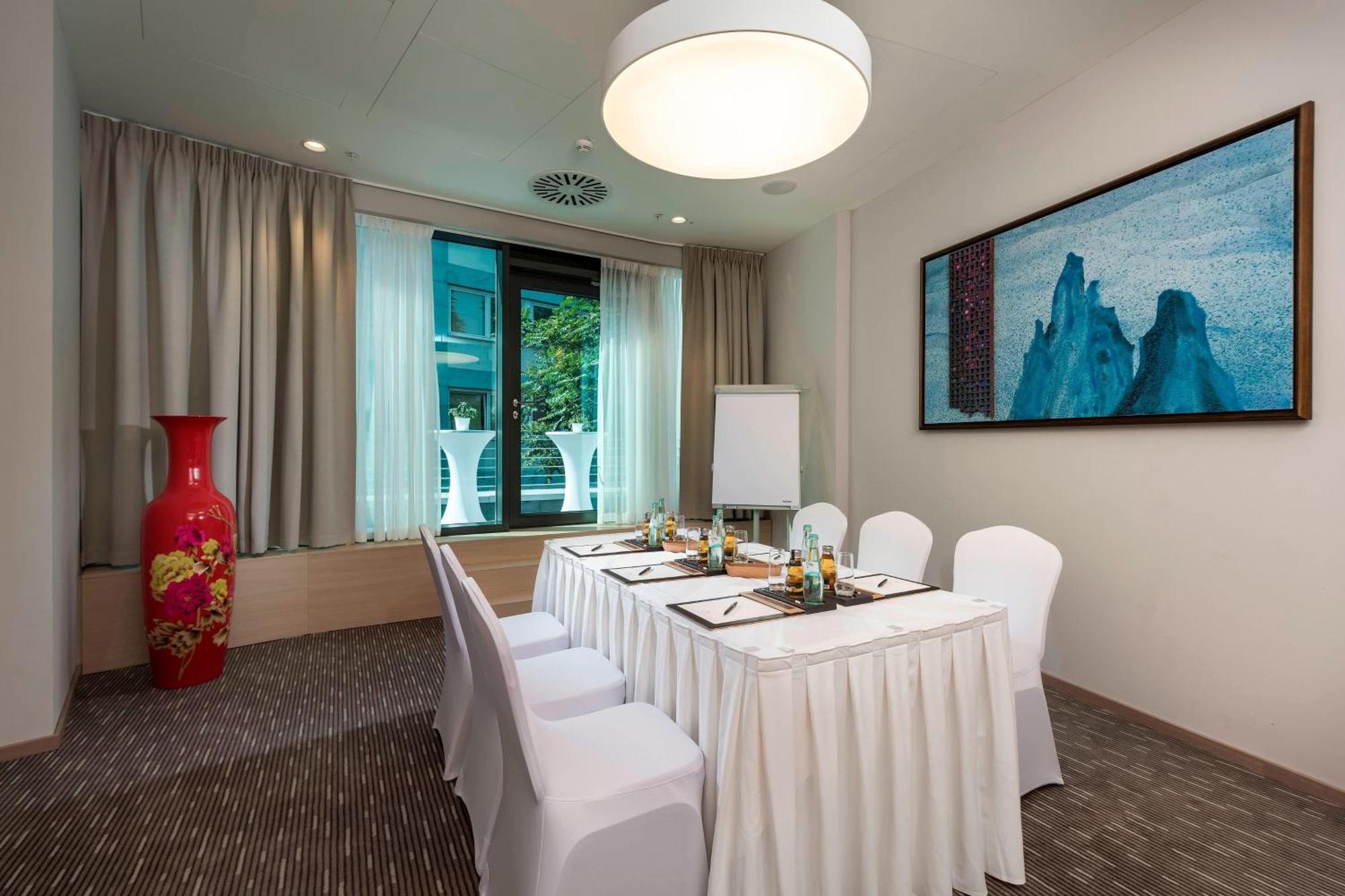 Delta Hotels By Marriott Frankfurt Offenbach Bagian luar foto