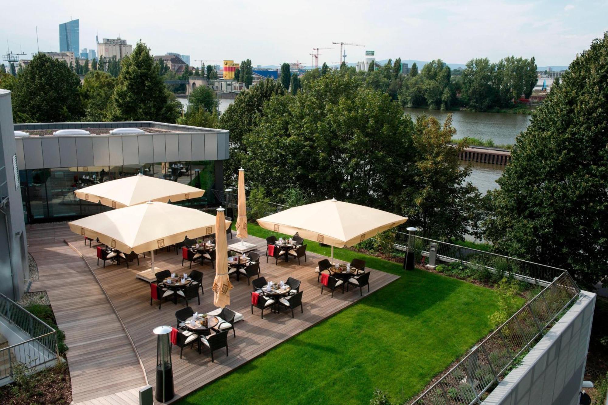 Delta Hotels By Marriott Frankfurt Offenbach Bagian luar foto